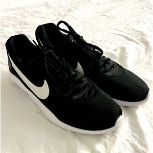 🖤Nike Running🖤 Size 9.5🖤